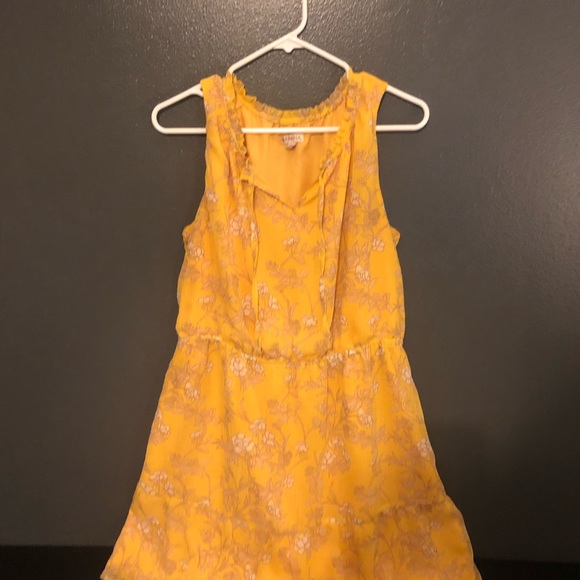 Yellow Dress - Picture 3 of 3